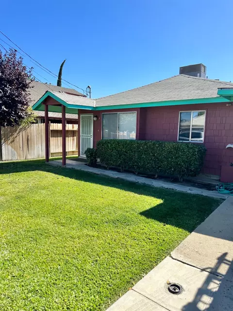 212 E Cherry Ln, Coalinga, CA 93210