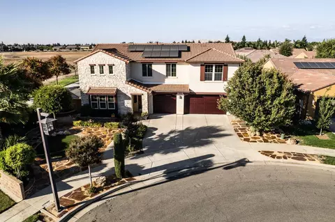 3129 Beverly Ave, Clovis, CA 93619