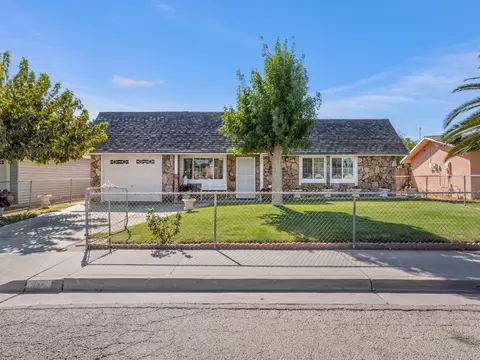 330 K St, Mendota, CA 93640
