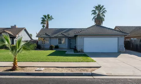 1395 Colombard Dr, Madera, CA 93637