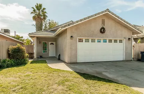 6687 N Jeanne Ave, Fresno, CA 93722