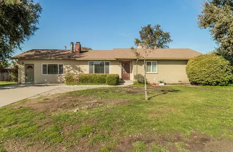 1236 Pleasant Way, Hanford, CA 93230