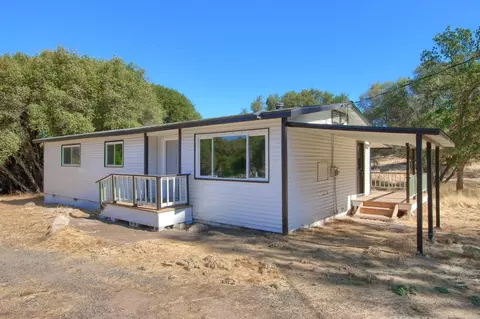 31761 Apache Rd, Coarsegold, CA 93614