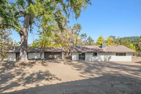45884 Murray Hill Dr, Oakhurst, CA 93644