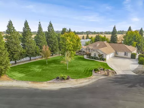 7320 N Leonard Ave, Clovis, CA 93619