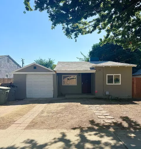 4458 E Ball Ave, Fresno, CA 93702