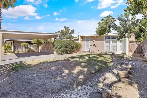 73 E Robinson Ave, Fresno, CA 93704