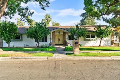5191 E Huntington Ave, Fresno, CA 93727
