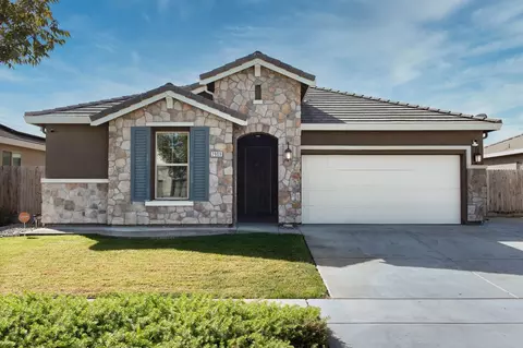 2909 Harbor Is, Tulare, CA 93274