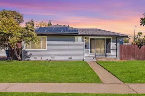 1908 W Buckingham Way, Fresno, CA 93705