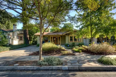 724 E Weldon Ave, Fresno, CA 93704