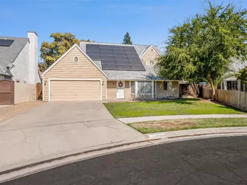 4242 W Capitola Ave, Fresno, CA 93722