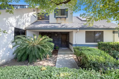 3421 Sunnyside Ave, Clovis, CA 93611