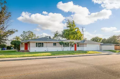 1403 De Witt Ave, Sanger, CA 93657