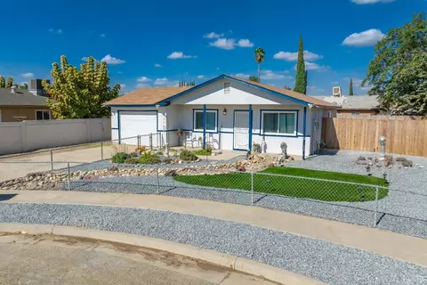 14052 Willow Cir, Armona, CA 93202