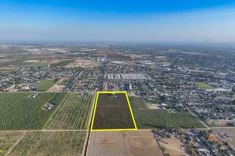 240 Kern St, Kingsburg, CA 93631