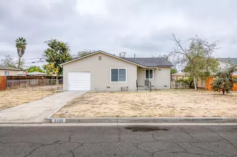 5708 E Buckingham Way, Fresno, CA 93727