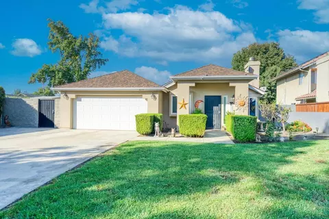 1827 N Clark Ct, Visalia, CA 93292