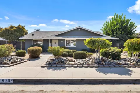 15205 W El Mar Ln, Kerman, CA 93630
