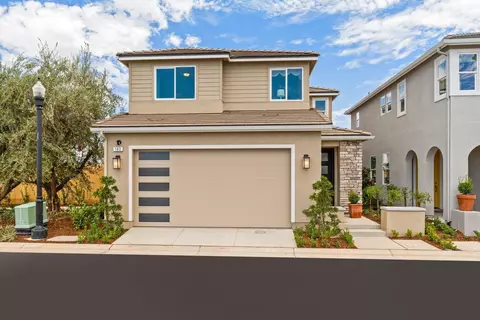 164 Arbor Dr S, Madera, CA 93636