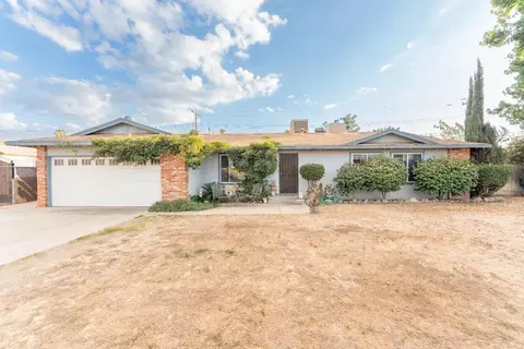 1441 W Riggin Ave, Visalia, CA 93291