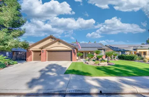 1637 Bedford Ave, Clovis, CA 93611
