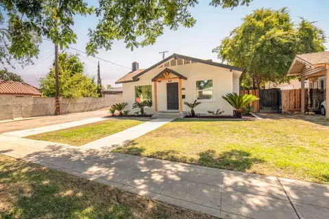 558 E Simpson Ave, Fresno, CA 93704