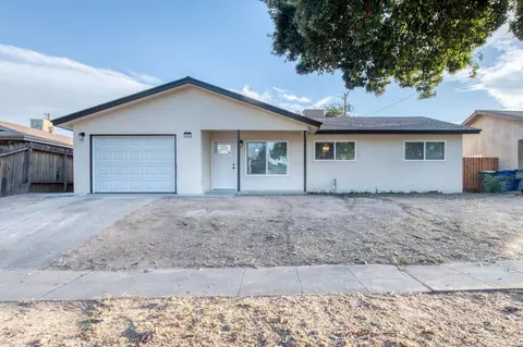 3085 W Hampton Way, Fresno, CA 93722