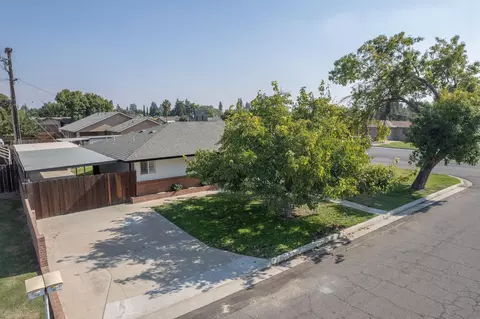 4204 N Sunnyside Ave, Fresno, CA 93727