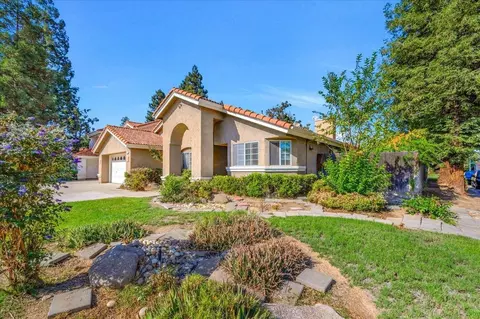 5528 W Fremont Ave, Fresno, CA 93722