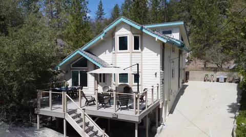 38992 Lake Point Ct, Bass Lake, CA 93604