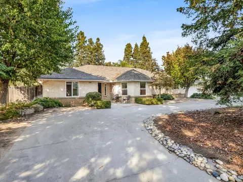 36633 Cloverleaf Ave, Madera, CA 93636