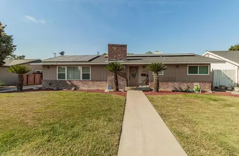 1841 22nd Ave, Kingsburg, CA 93631