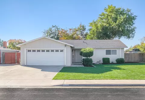 1640 Griffith Ave, Clovis, CA 93611