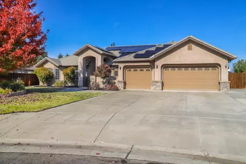 2857 Norwich Ave, Clovis, CA 93611