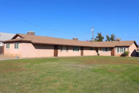 1621 E Magnolia Way, Dinuba, CA 93618