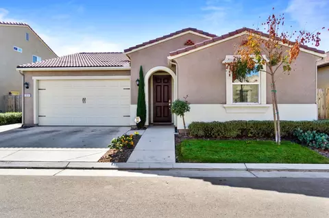 3036 Swift Ln, Clovis, CA 93619
