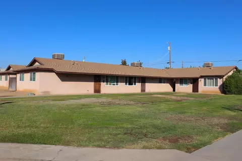 1661 E Magnolia Way, Dinuba, CA 93618