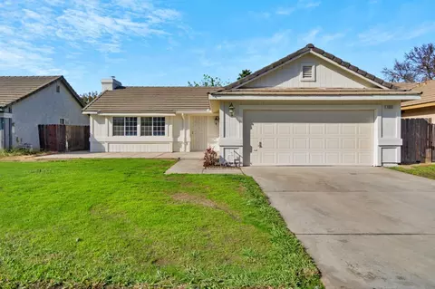 1322 Colombard Dr, Madera, CA 93637