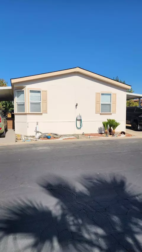 2575 S Willow Ave #218, Fresno, CA 93725