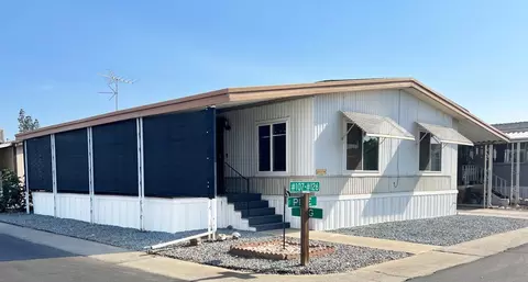 581 N Crawford Ave #116, Dinuba, CA 93618