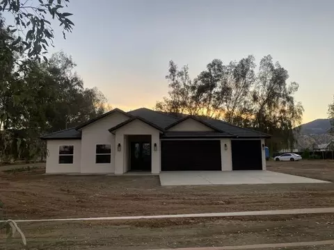33016 Globe Dr, Springville, CA 93265
