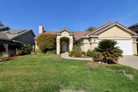 2310 E Brandywine Ln, Fresno, CA 93720