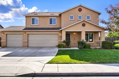5933 W Ramona Way, Fresno, CA 93722