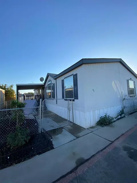 220 S Madera Ave #SPC 9, Kerman, CA 93630