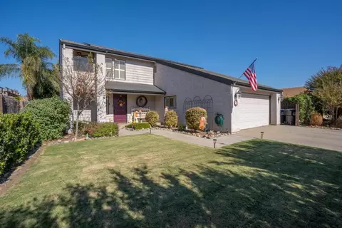 2934 W Cherry Ct, Visalia, CA 93277