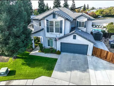 10841 N Tea Party Ln, Fresno, CA 93730