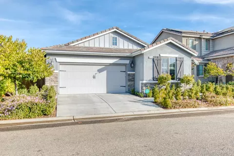 3539 Taylor Ln, Clovis, CA 93619