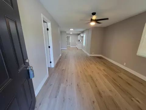 921 I, Sanger, CA 93657