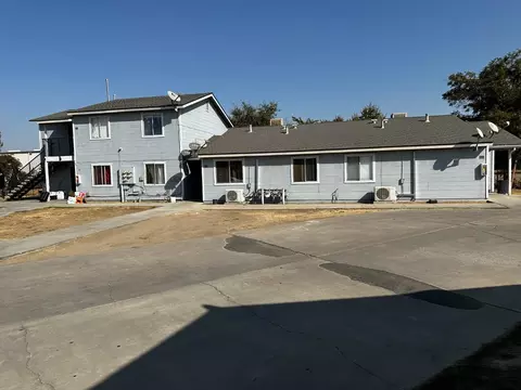 1452 S College Ave #101, Dinuba, CA 93618